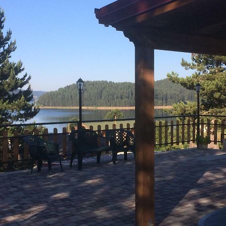 Bed and Breakfast A Due Passi Lorica Esterno foto